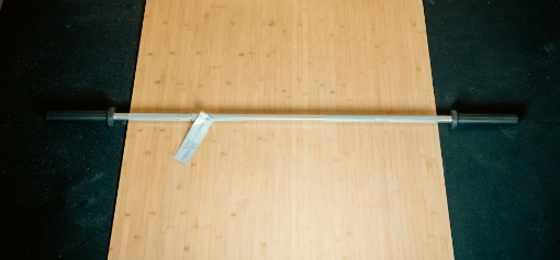 Billede af Olympisk træningsstang med sorte ender 183 cm
